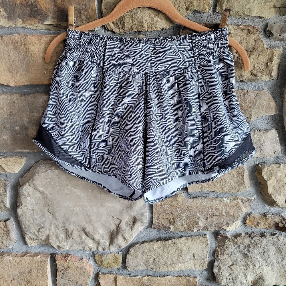 Lululemon Seawheeze Hotty Hot Shorts 6T 2020 Black Illusionary Alpine
